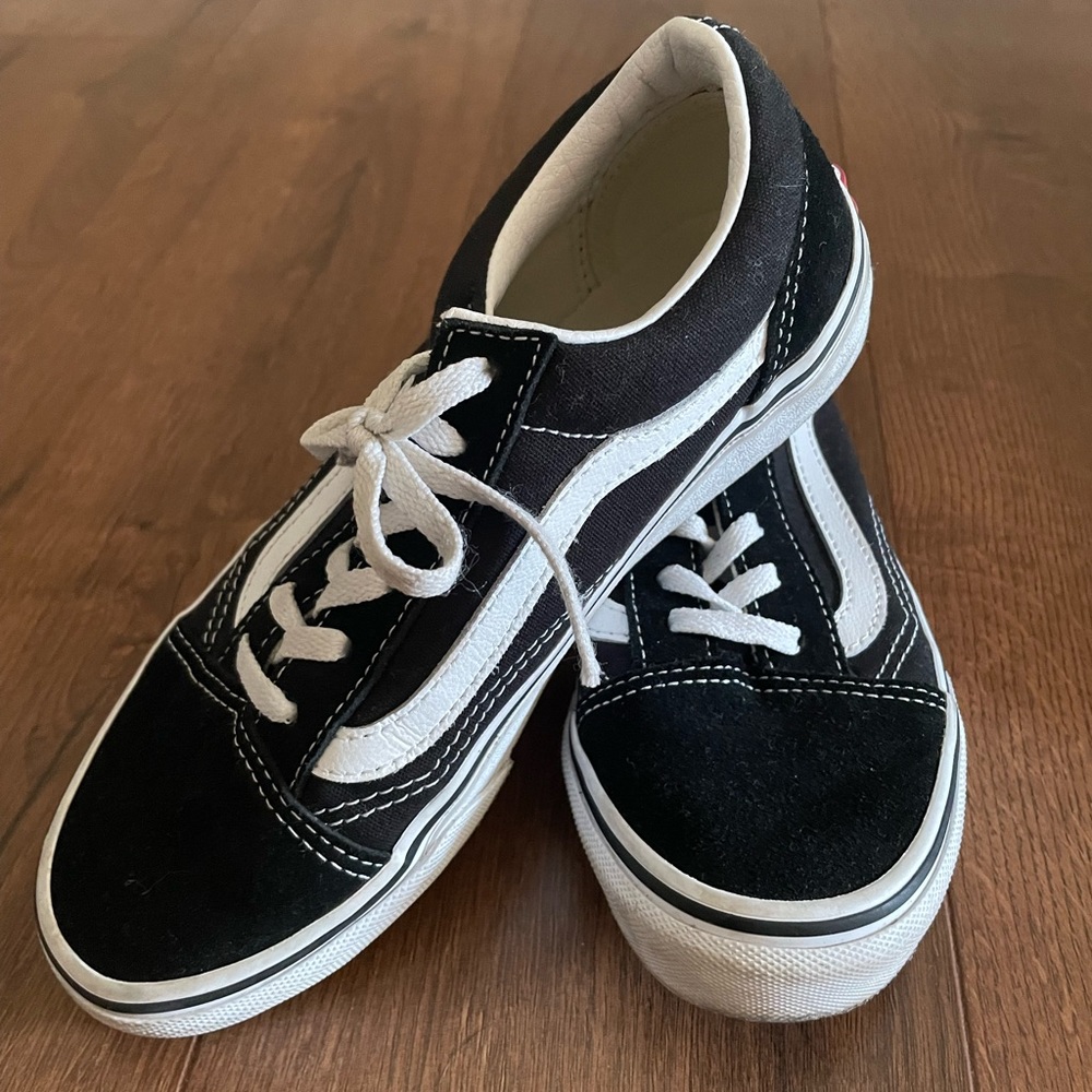 Size 2.5 Classic Vans